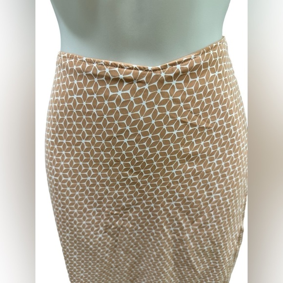 Abercrombie and Fitch Dipped Waist Midi Skirt - Picture 5 of 8